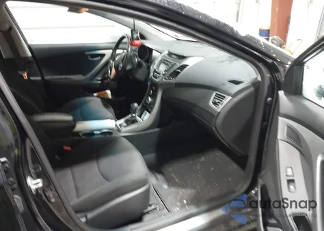 2016 Hyundai Elantra Value Edition z USA, uszkodzony, nr VIN KMHDH4AE4GU553373